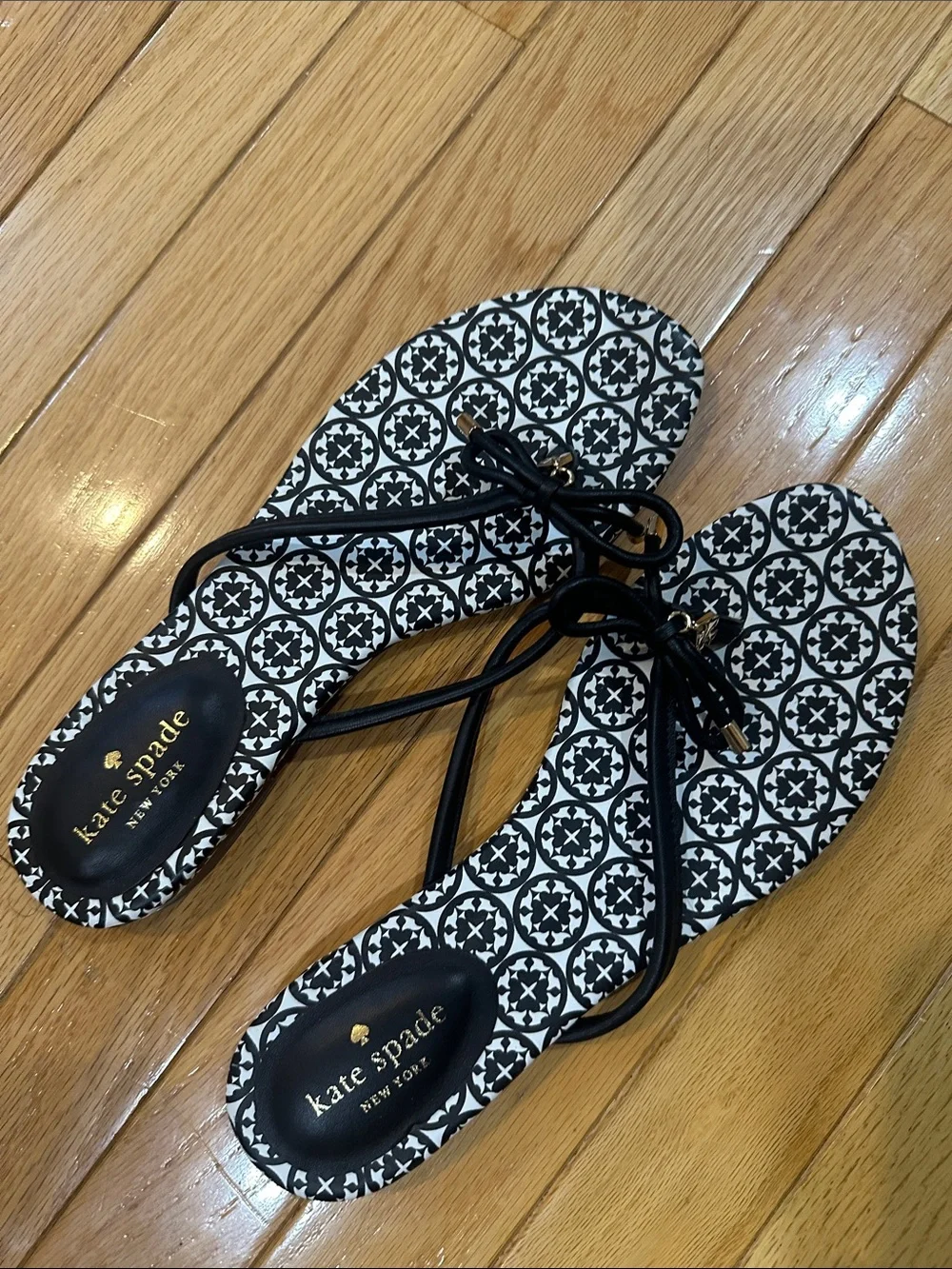 🔥kate spade Black & White Geometric Tie-Strap Sandals